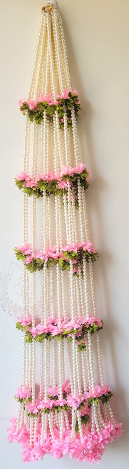 Single pearl gajra hanging with pink flowers and tassels – Kachi Rasoi